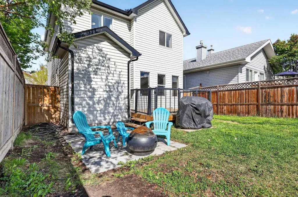 988 Prestwick Circle SE Calgary AB T2Z 3X7