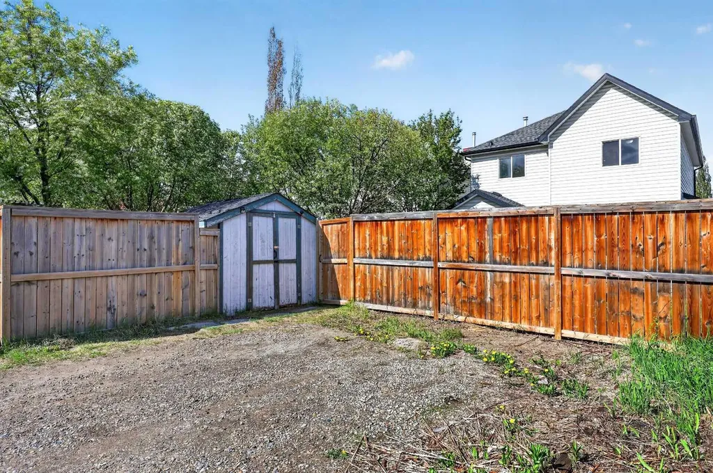 988 Prestwick Circle SE Calgary AB T2Z 3X7