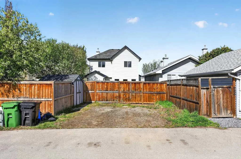 988 Prestwick Circle SE Calgary AB T2Z 3X7