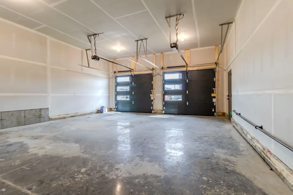 2 Aura Drive Blackfalds AB T4M 0N3