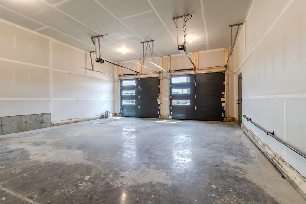 2 Aura Drive Blackfalds AB T4M 0N3