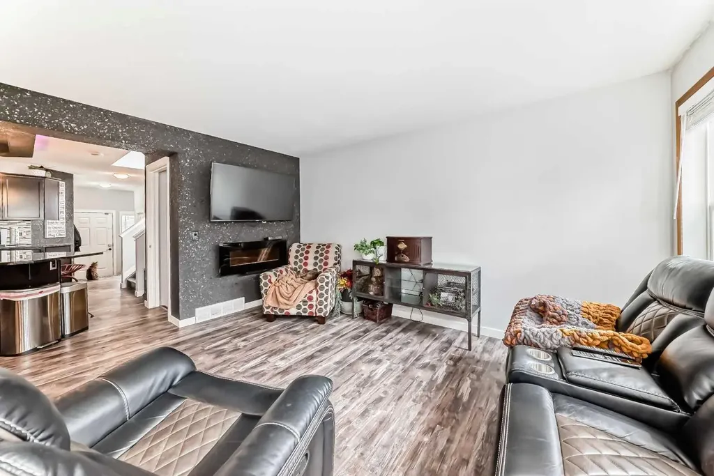 42 Jade Place Red Deer AB T4P 0G1