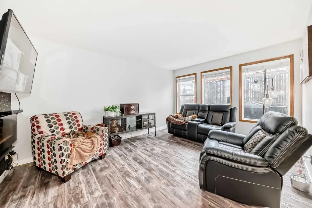 42 Jade Place Red Deer AB T4P 0G1