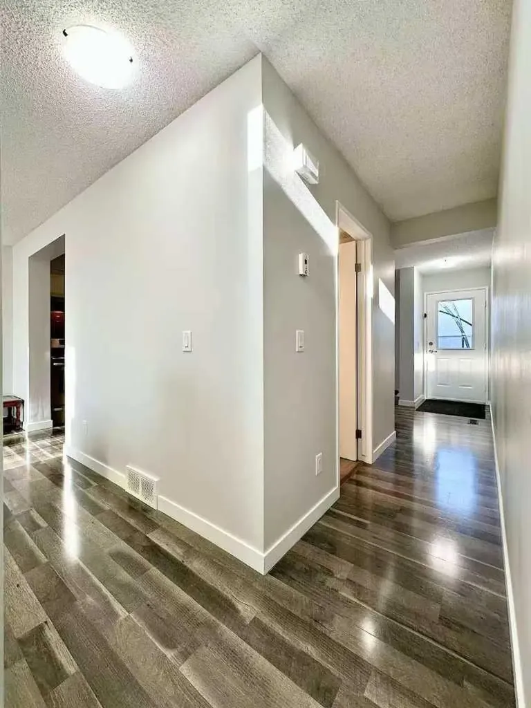 6915 Ranchview Drive NW Calgary AB T3G 1R8