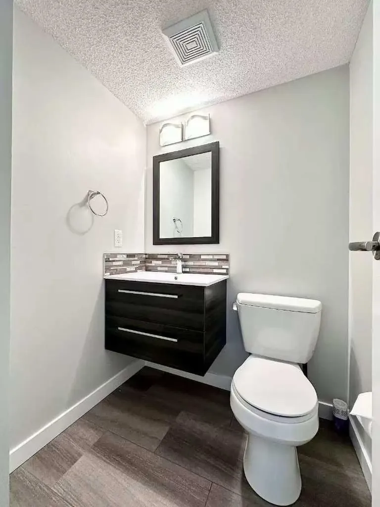 6915 Ranchview Drive NW Calgary AB T3G 1R8