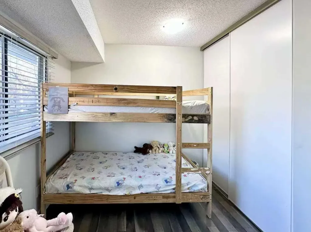 6915 Ranchview Drive NW Calgary AB T3G 1R8