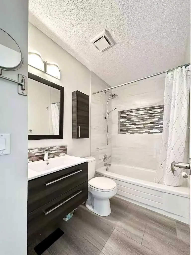 6915 Ranchview Drive NW Calgary AB T3G 1R8
