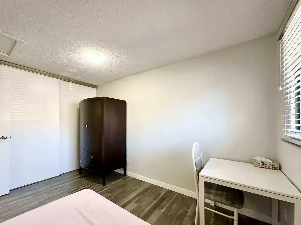 6915 Ranchview Drive NW Calgary AB T3G 1R8
