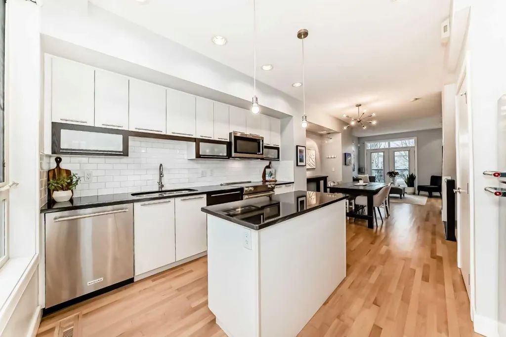 1606 36 Avenue SW Calgary AB T2T 6P7