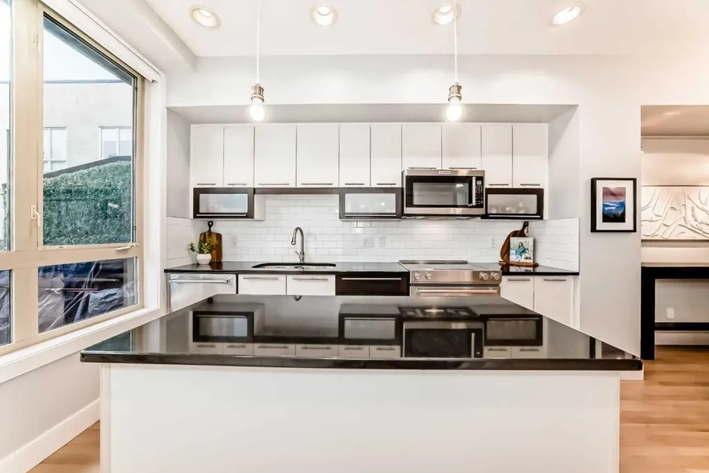 1606 36 Avenue SW Calgary AB T2T 6P7