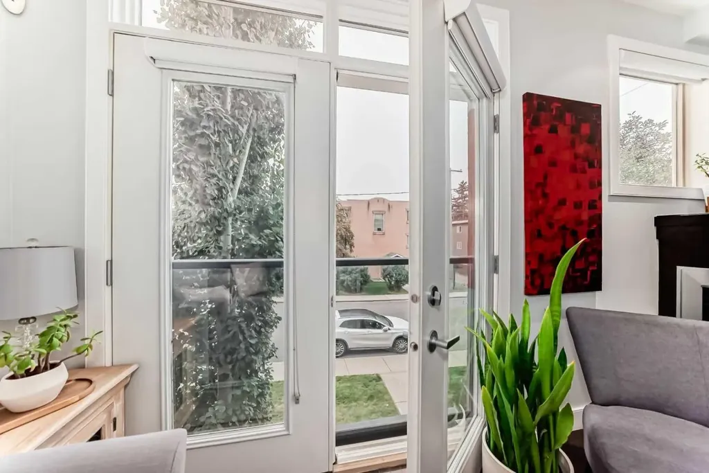 1606 36 Avenue SW Calgary AB T2T 6P7