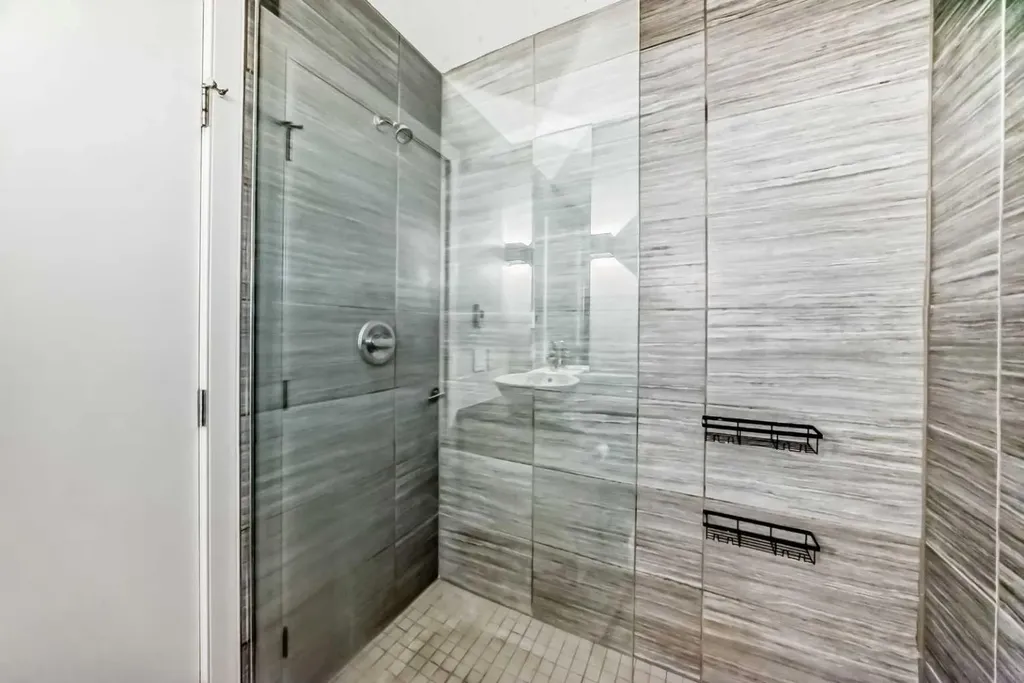 1606 36 Avenue SW Calgary AB T2T 6P7