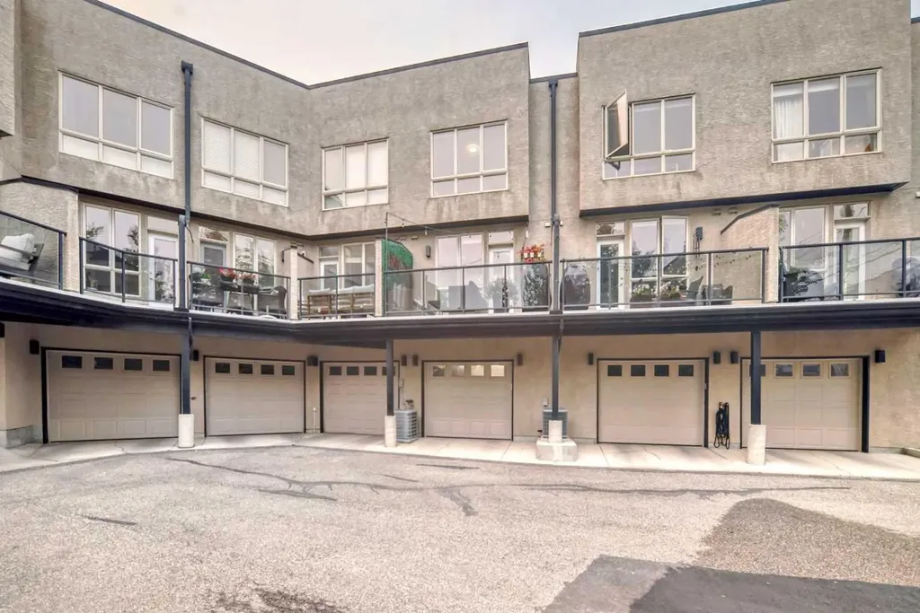 1606 36 Avenue SW Calgary AB T2T 6P7