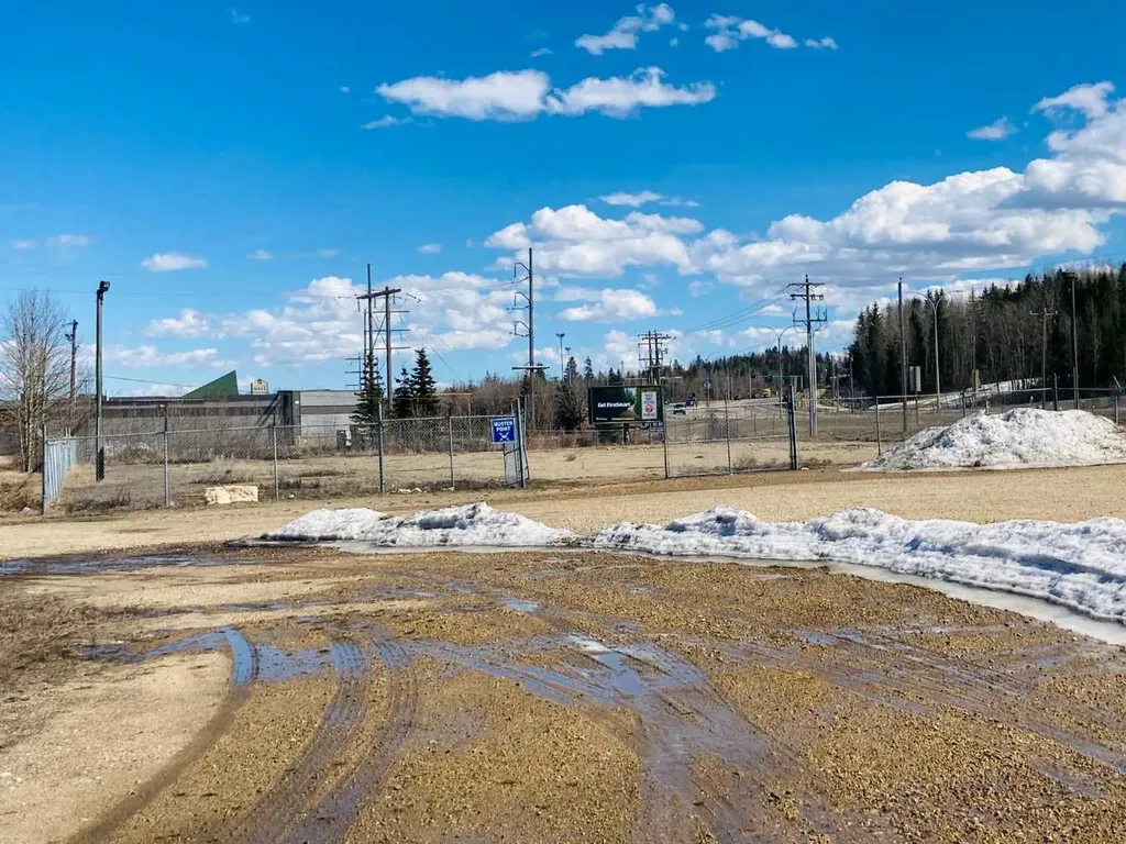 5292/96 48 Avenue Whitecourt AB T0E 0A6