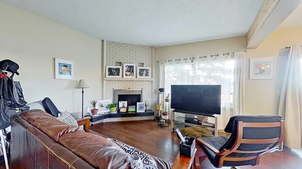 11723 Canfield Road SW Calgary AB T2W 1J6