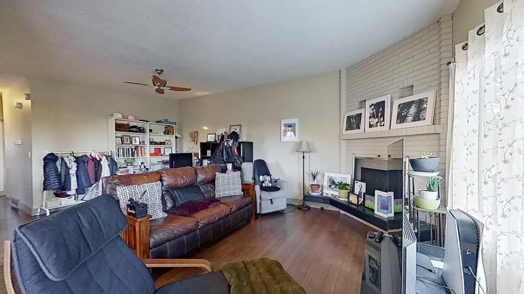 11723 Canfield Road SW Calgary AB T2W 1J6