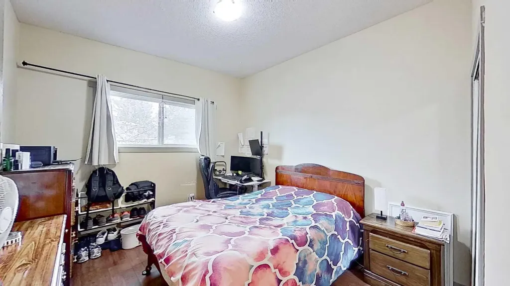 11723 Canfield Road SW Calgary AB T2W 1J6
