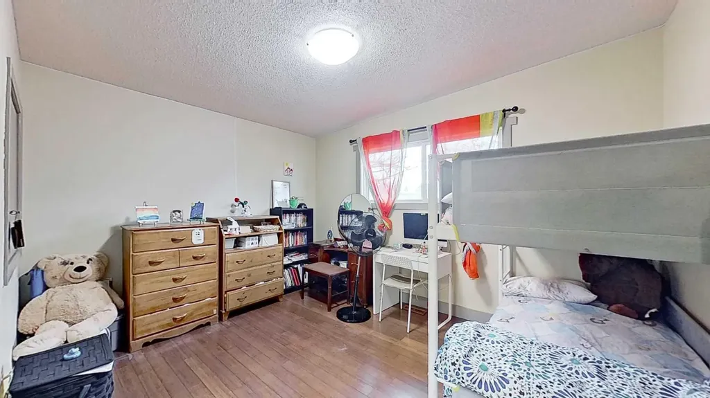11723 Canfield Road SW Calgary AB T2W 1J6