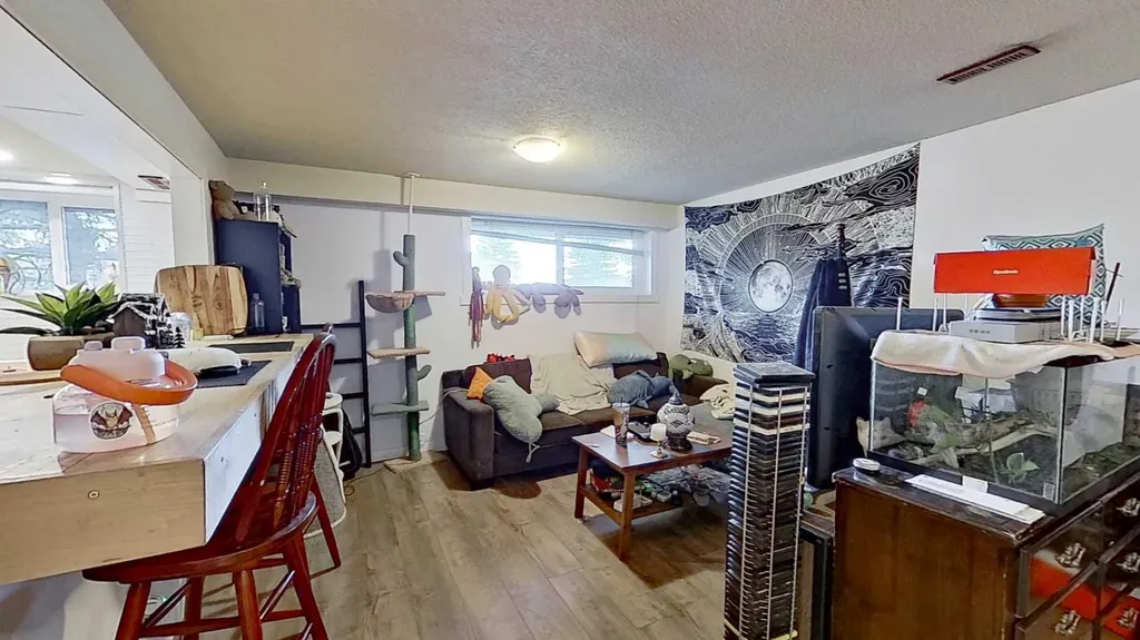 11723 Canfield Road SW Calgary AB T2W 1J6