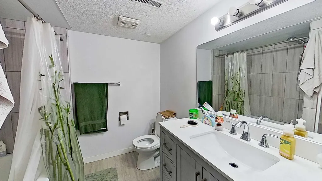 11723 Canfield Road SW Calgary AB T2W 1J6