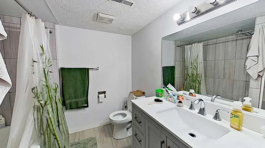 11723 Canfield Road SW Calgary AB T2W 1J6