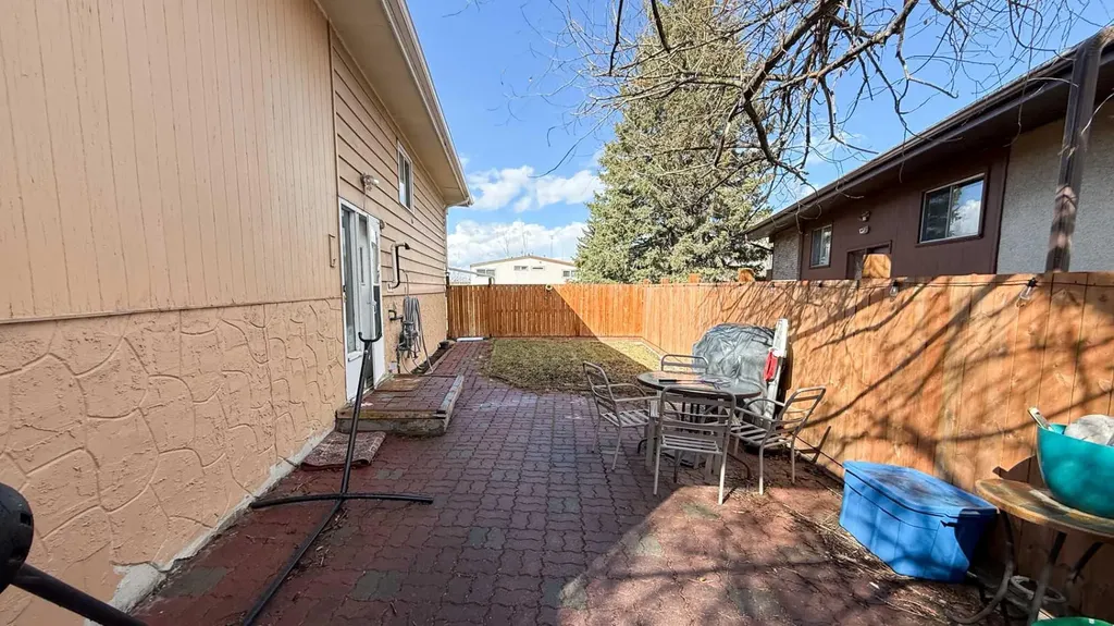 11723 Canfield Road SW Calgary AB T2W 1J6