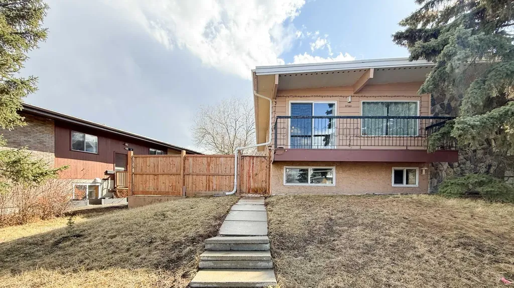 11723 Canfield Road SW Calgary AB T2W 1J6