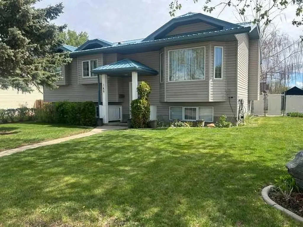 144 Upland Boulevard W Brooks AB T1R 0R3