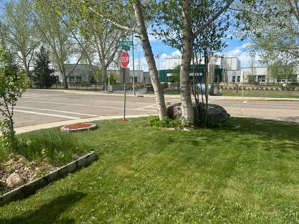 144 Upland Boulevard W Brooks AB T1R 0R3