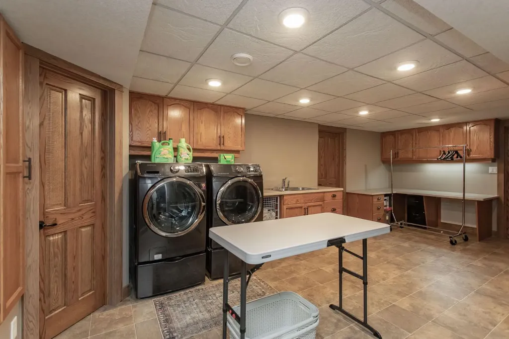 21 Dandell Close Red Deer AB T4R 2J3