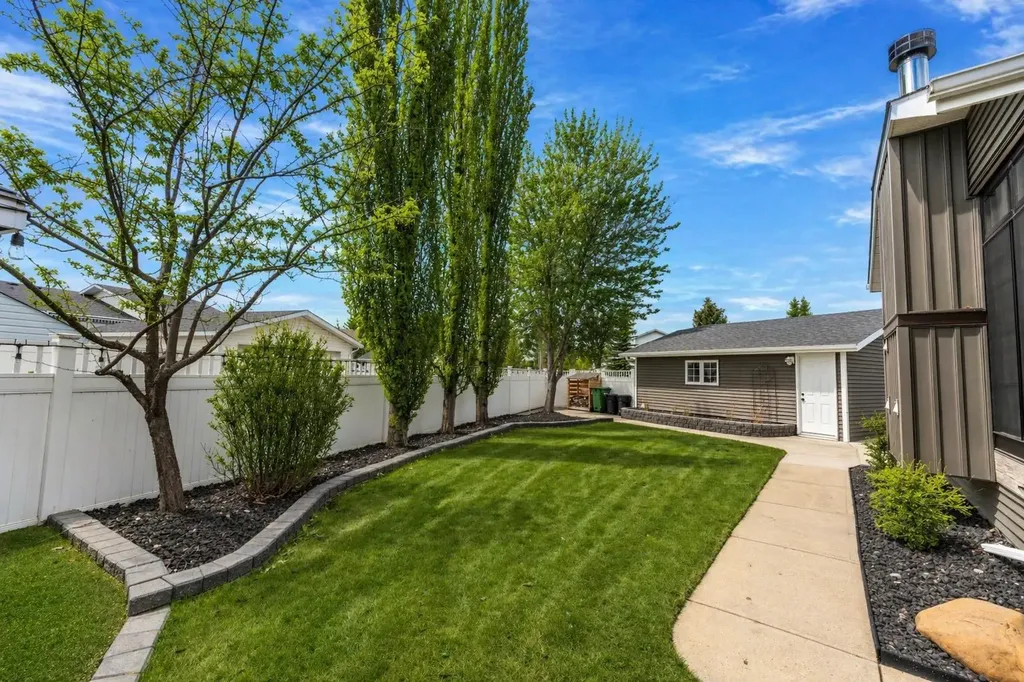 21 Dandell Close Red Deer AB T4R 2J3