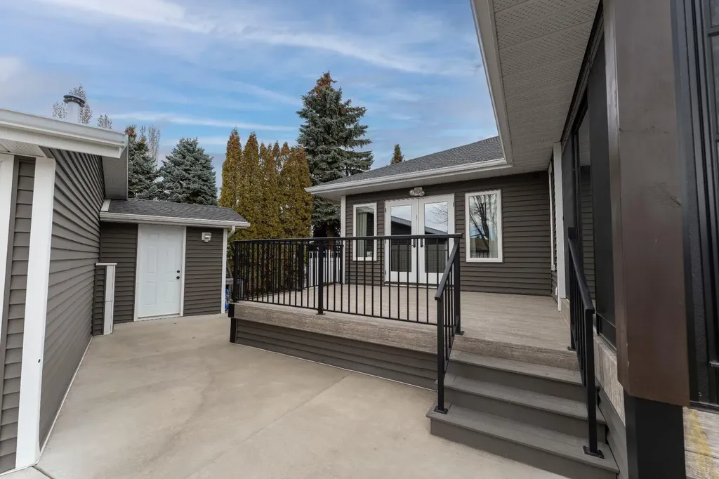 21 Dandell Close Red Deer AB T4R 2J3