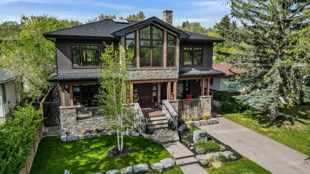 2908 7 Avenue NW Calgary AB T2N 1B2