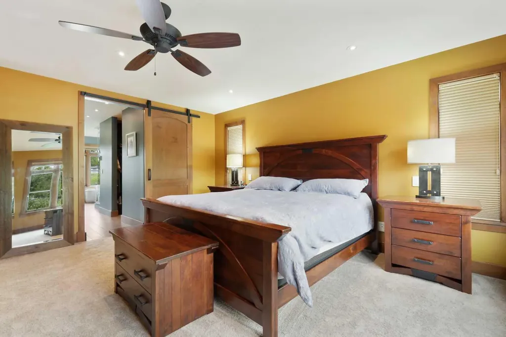 2908 7 Avenue NW Calgary AB T2N 1B2