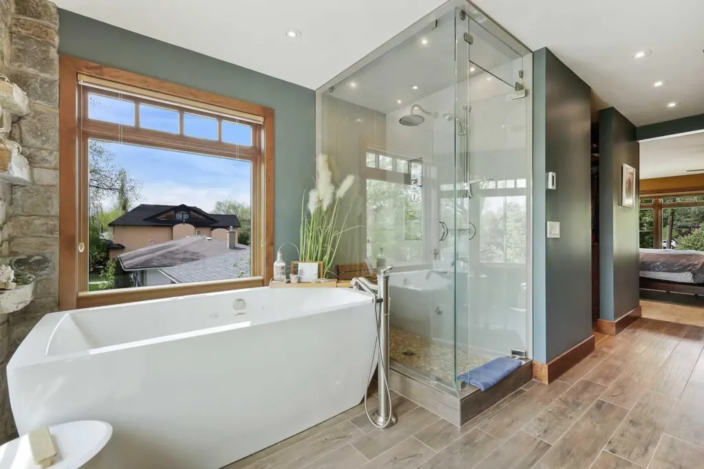 2908 7 Avenue NW Calgary AB T2N 1B2