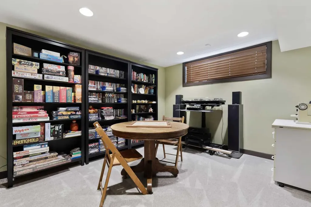 2908 7 Avenue NW Calgary AB T2N 1B2