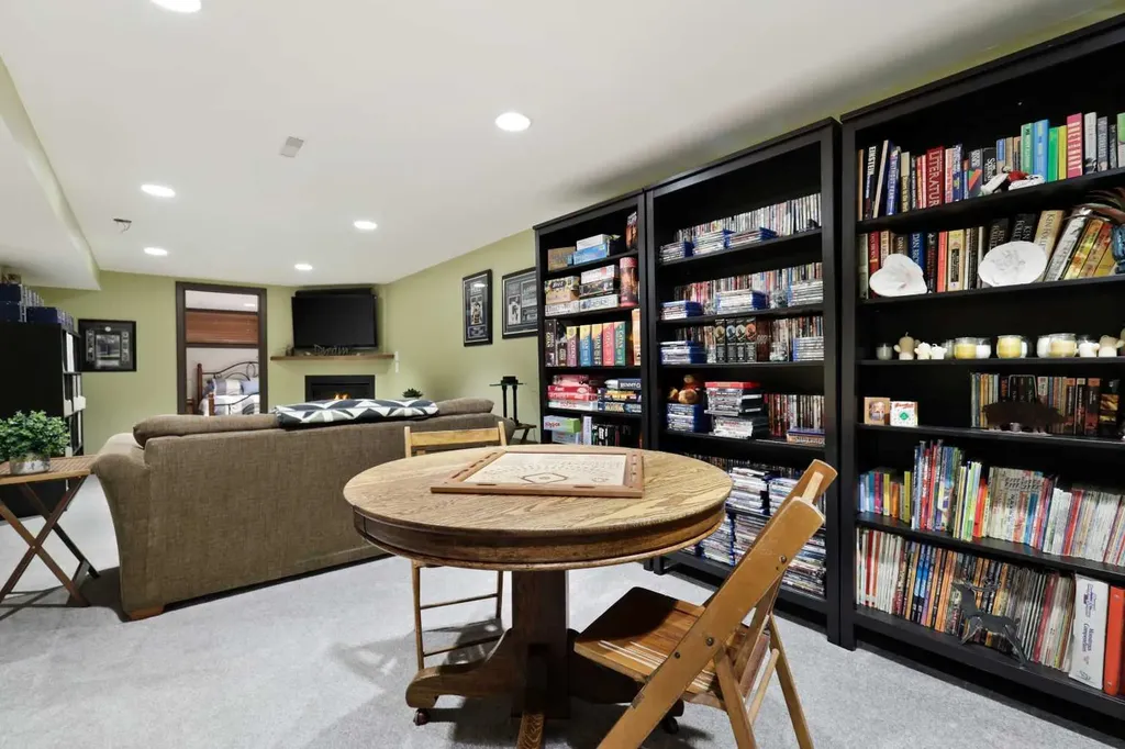 2908 7 Avenue NW Calgary AB T2N 1B2