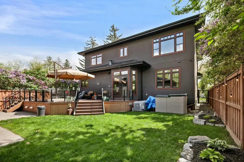 2908 7 Avenue NW Calgary AB T2N 1B2