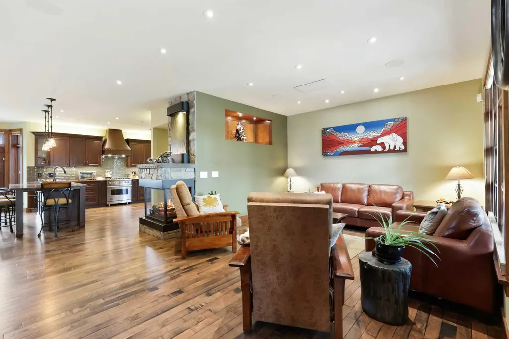 2908 7 Avenue NW Calgary AB T2N 1B2