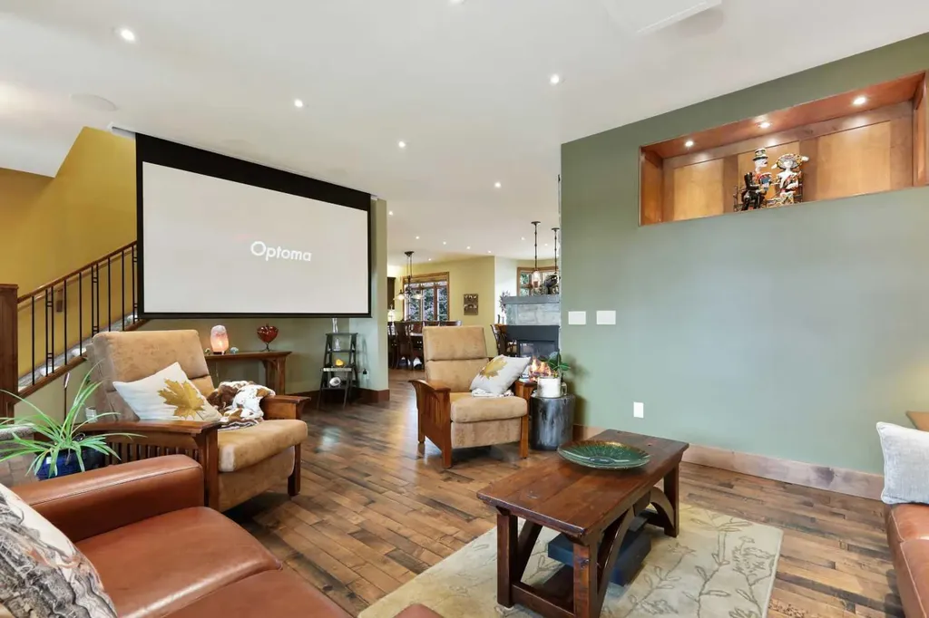 2908 7 Avenue NW Calgary AB T2N 1B2