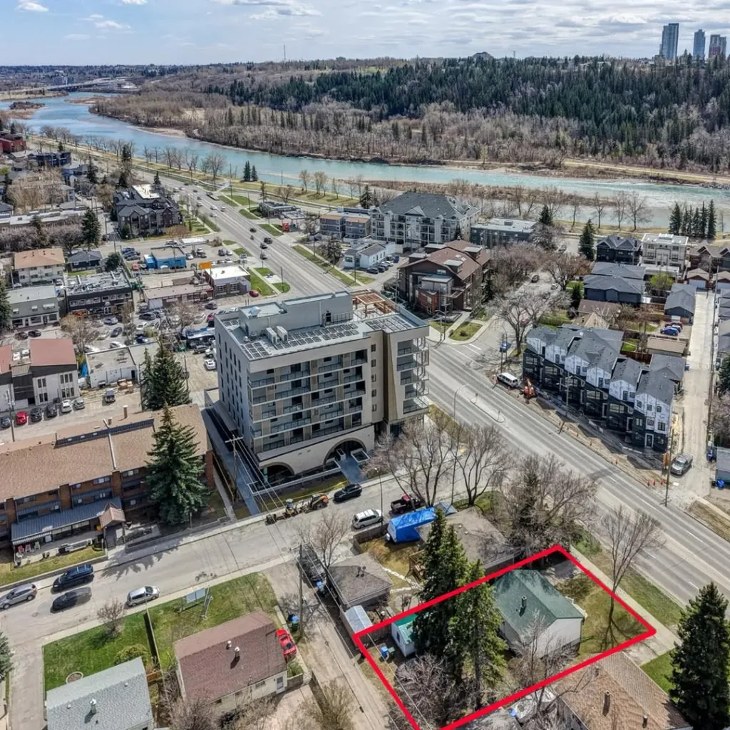 3432 3 Avenue NW Calgary AB T2N 0M3
