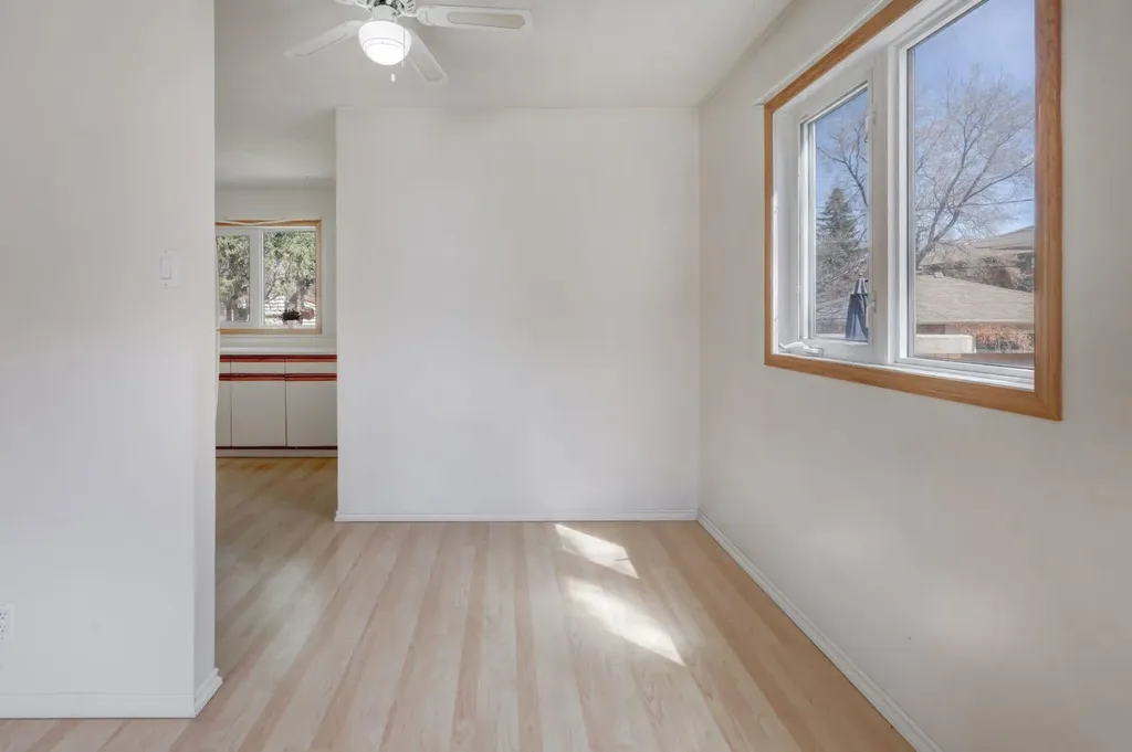 3432 3 Avenue NW Calgary AB T2N 0M3