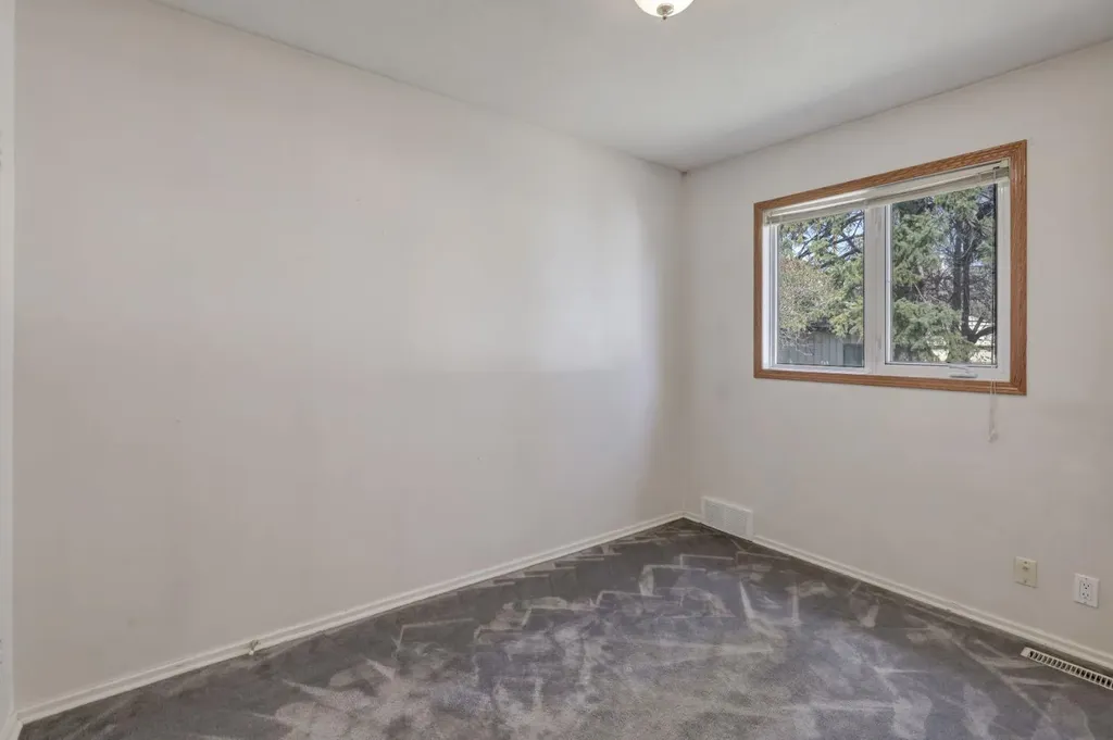 3432 3 Avenue NW Calgary AB T2N 0M3