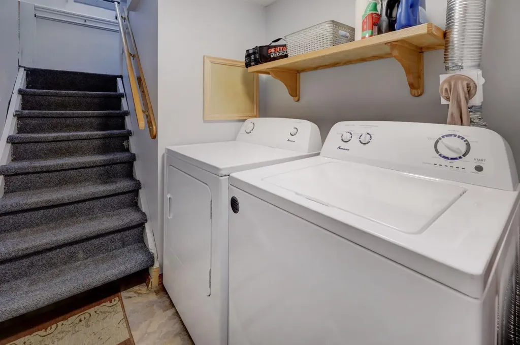 3432 3 Avenue NW Calgary AB T2N 0M3