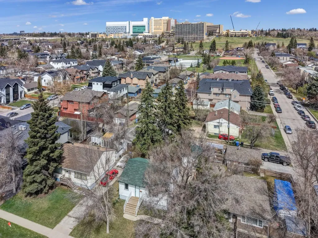 3432 3 Avenue NW Calgary AB T2N 0M3