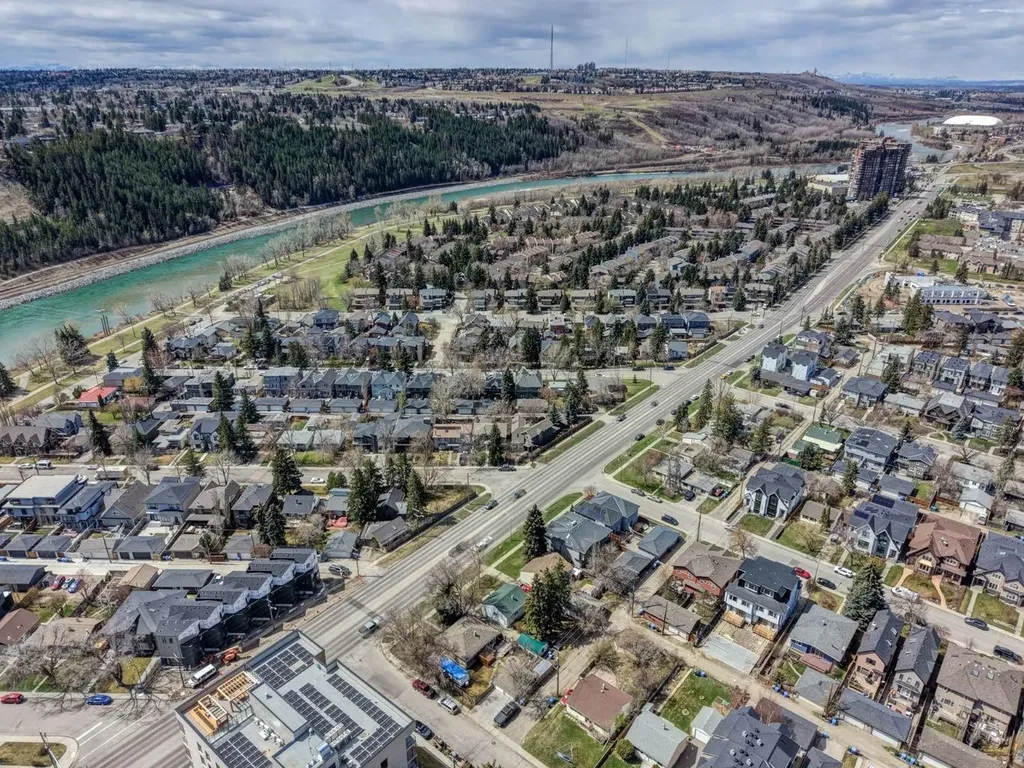 3432 3 Avenue NW Calgary AB T2N 0M3
