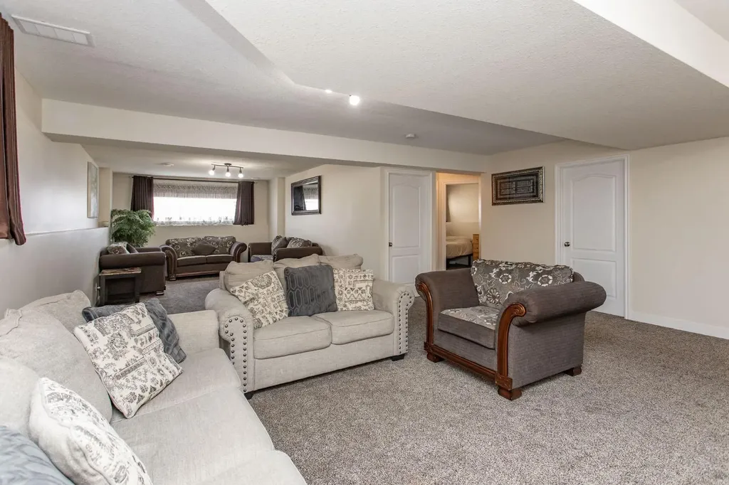 229 Jaspar Crescent Red Deer AB T4P 0G9