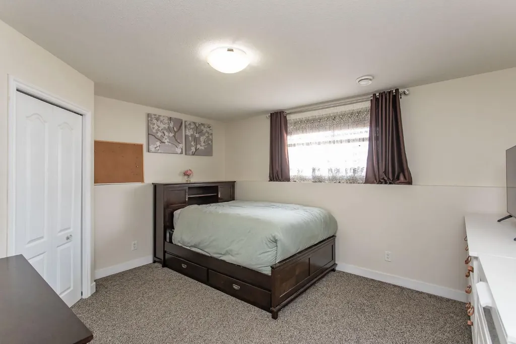 229 Jaspar Crescent Red Deer AB T4P 0G9