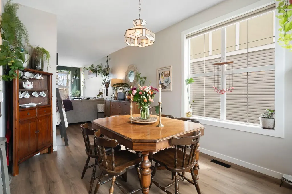 130 New Brighton Way SE Calgary AB T2Z 1H7