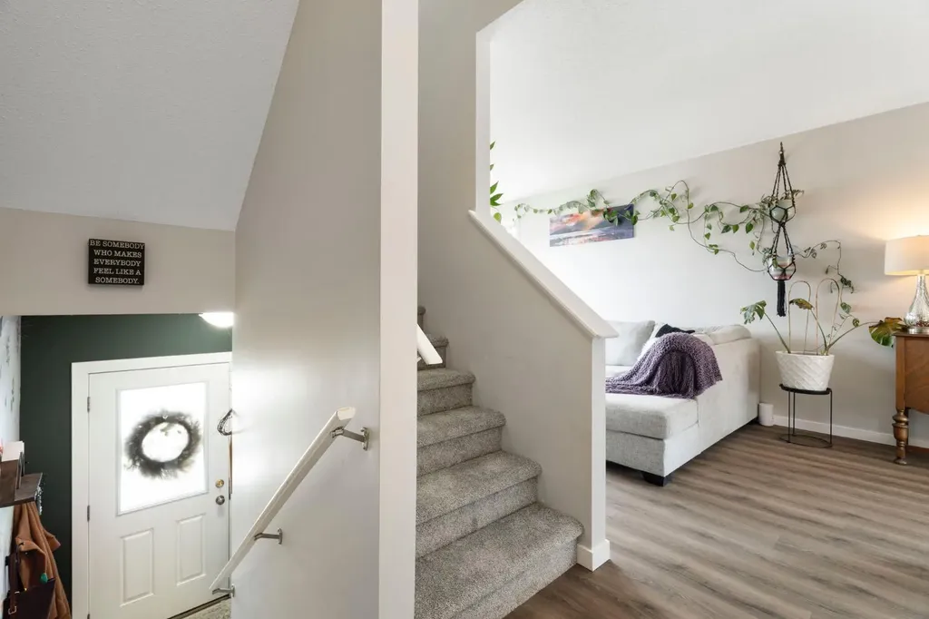 130 New Brighton Way SE Calgary AB T2Z 1H7